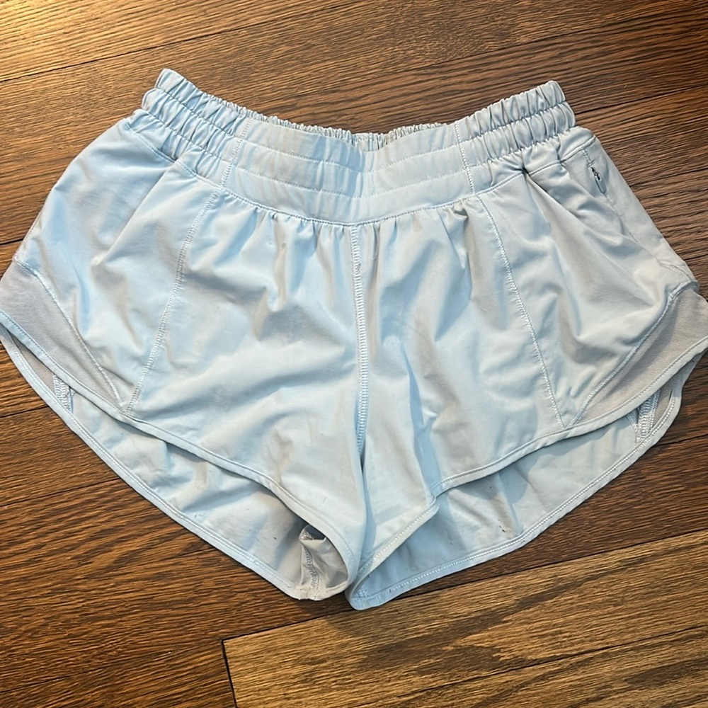 Lululemon hotty light blue Athletic Shorts
Size 6 LR 2.5”